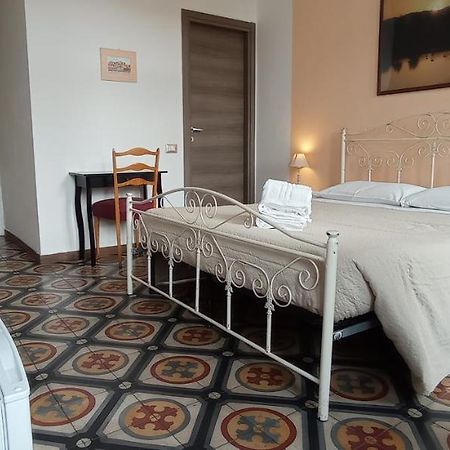Onlyrooms III - Piazza Jenne Cagliari Ngoại thất bức ảnh