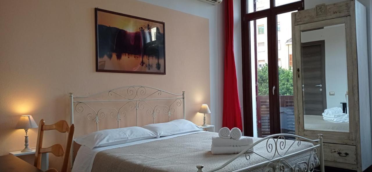 Onlyrooms III - Piazza Jenne Cagliari Ngoại thất bức ảnh