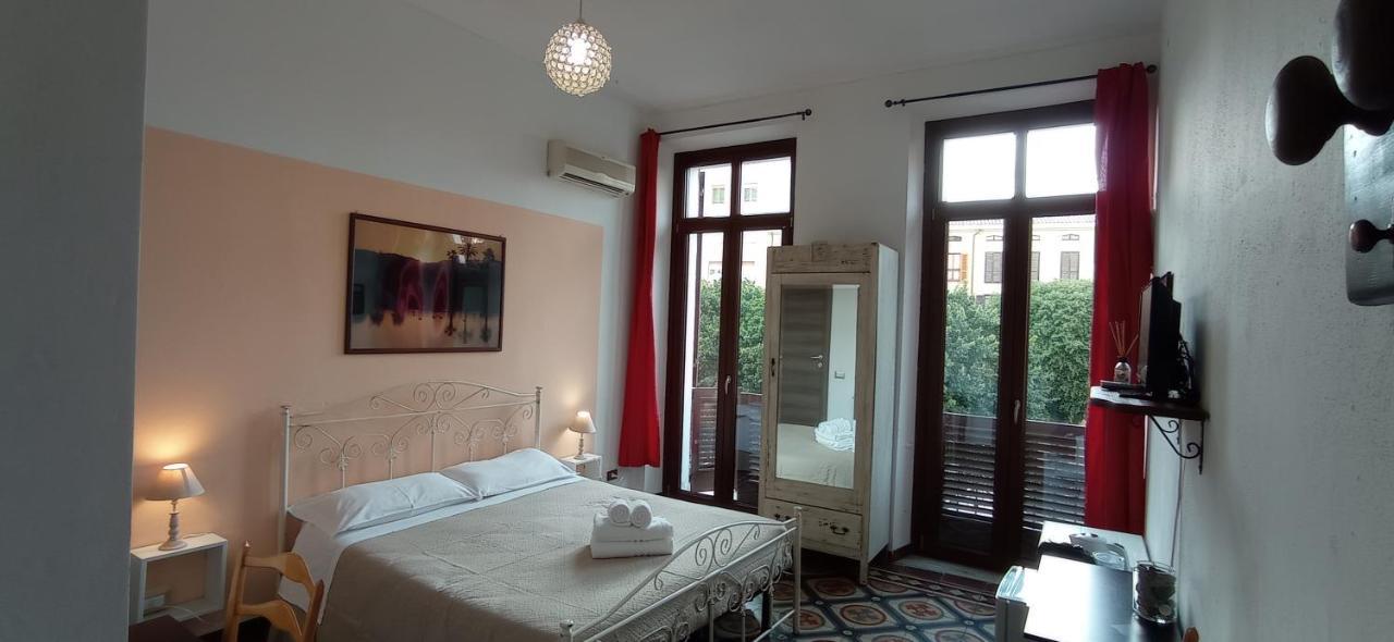 Onlyrooms III - Piazza Jenne Cagliari Ngoại thất bức ảnh