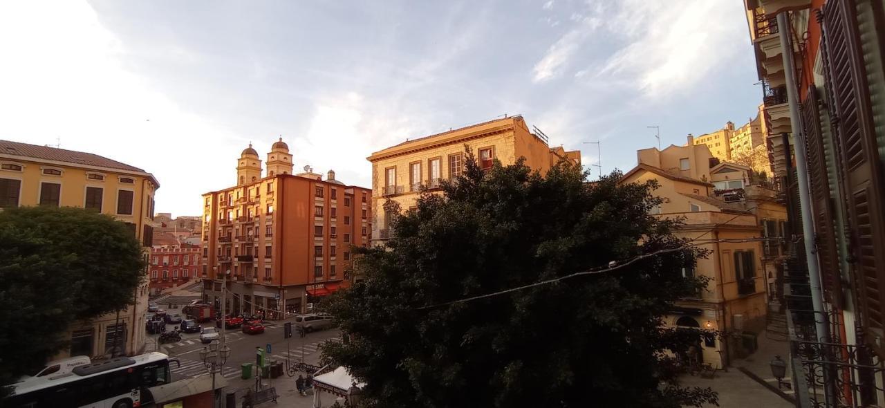 Onlyrooms III - Piazza Jenne Cagliari Ngoại thất bức ảnh