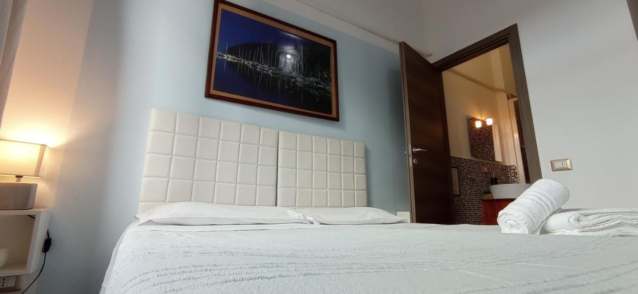 Onlyrooms III - Piazza Jenne Cagliari Ngoại thất bức ảnh