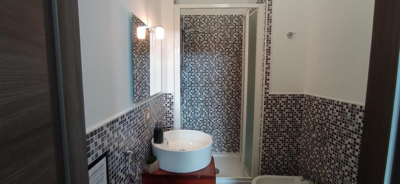 Onlyrooms III - Piazza Jenne Cagliari Ngoại thất bức ảnh