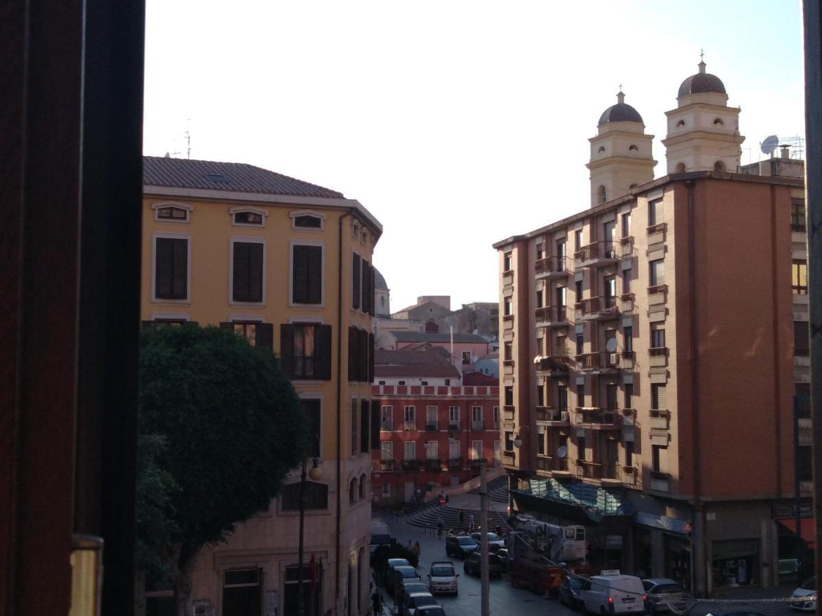 Onlyrooms III - Piazza Jenne Cagliari Ngoại thất bức ảnh